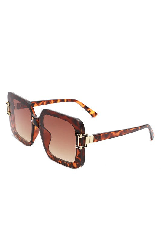 CHIC SUNGLASSES