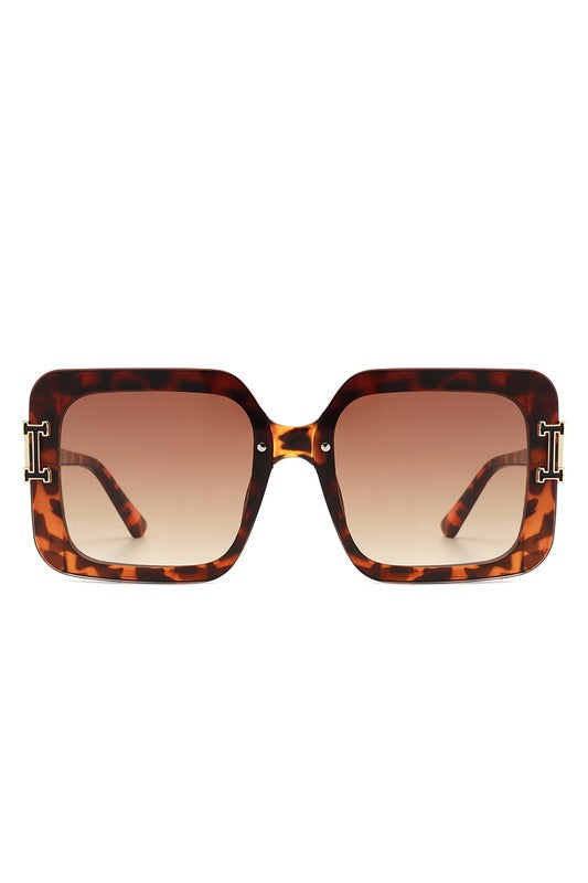 CHIC SUNGLASSES