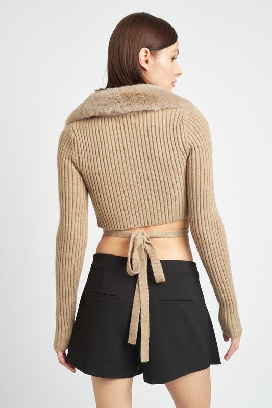 V NECK CARDIGAN WITH FUR COLLAR Wäre Rare Fashion