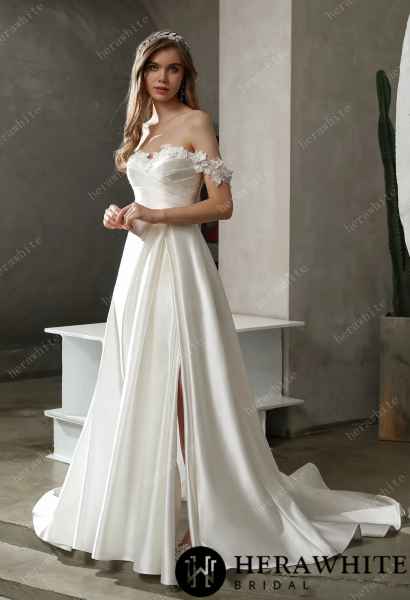 Satin A-Line Bridal Gown Wäre Rare