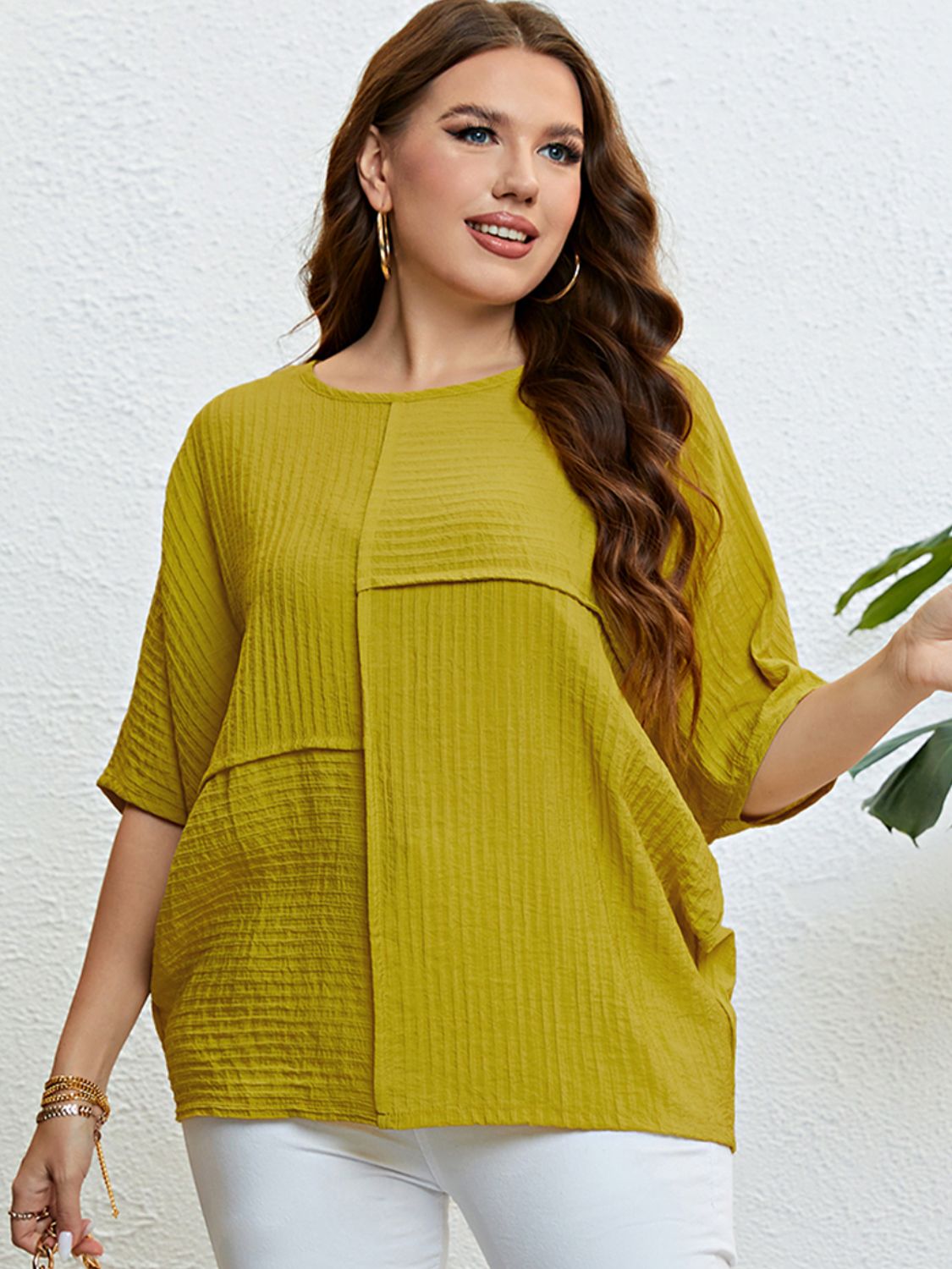 PLUS SIZE SEAMED TOP