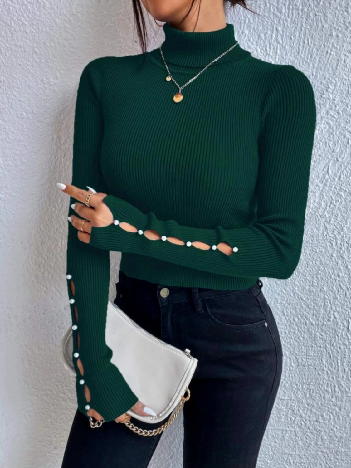 CUTOUT SLEEVE TURTLENECK TOP