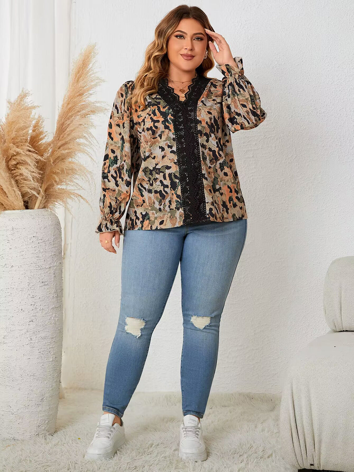 LACE TRIM FLOUNCE BLOUSE