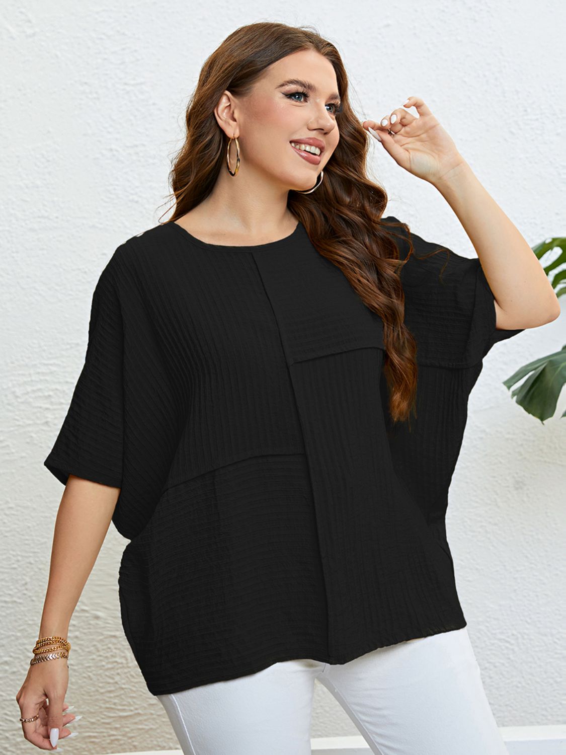 PLUS SIZE SEAMED TOP