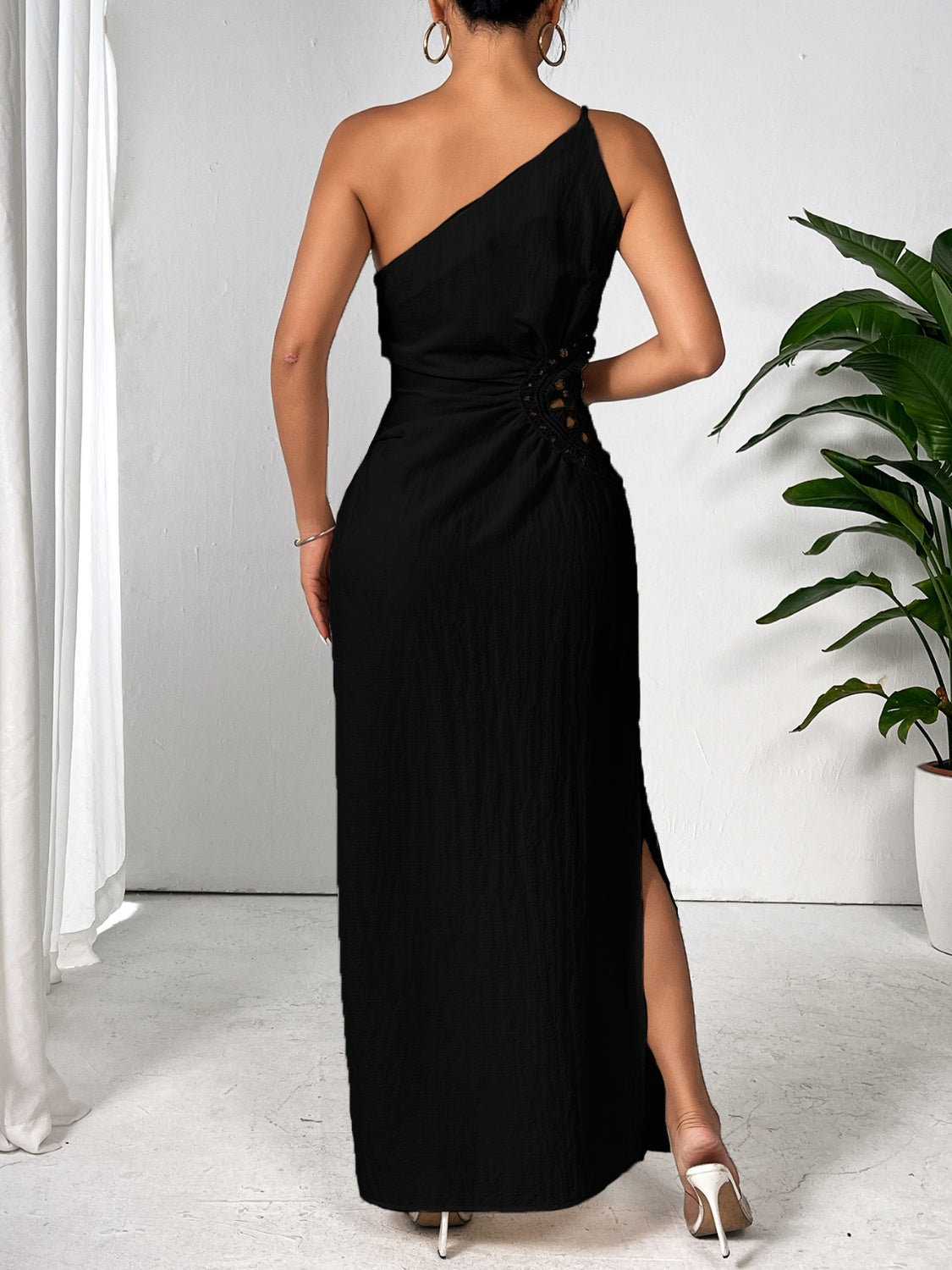 OPAQUE ONE SHOULDER MAXI DRESS