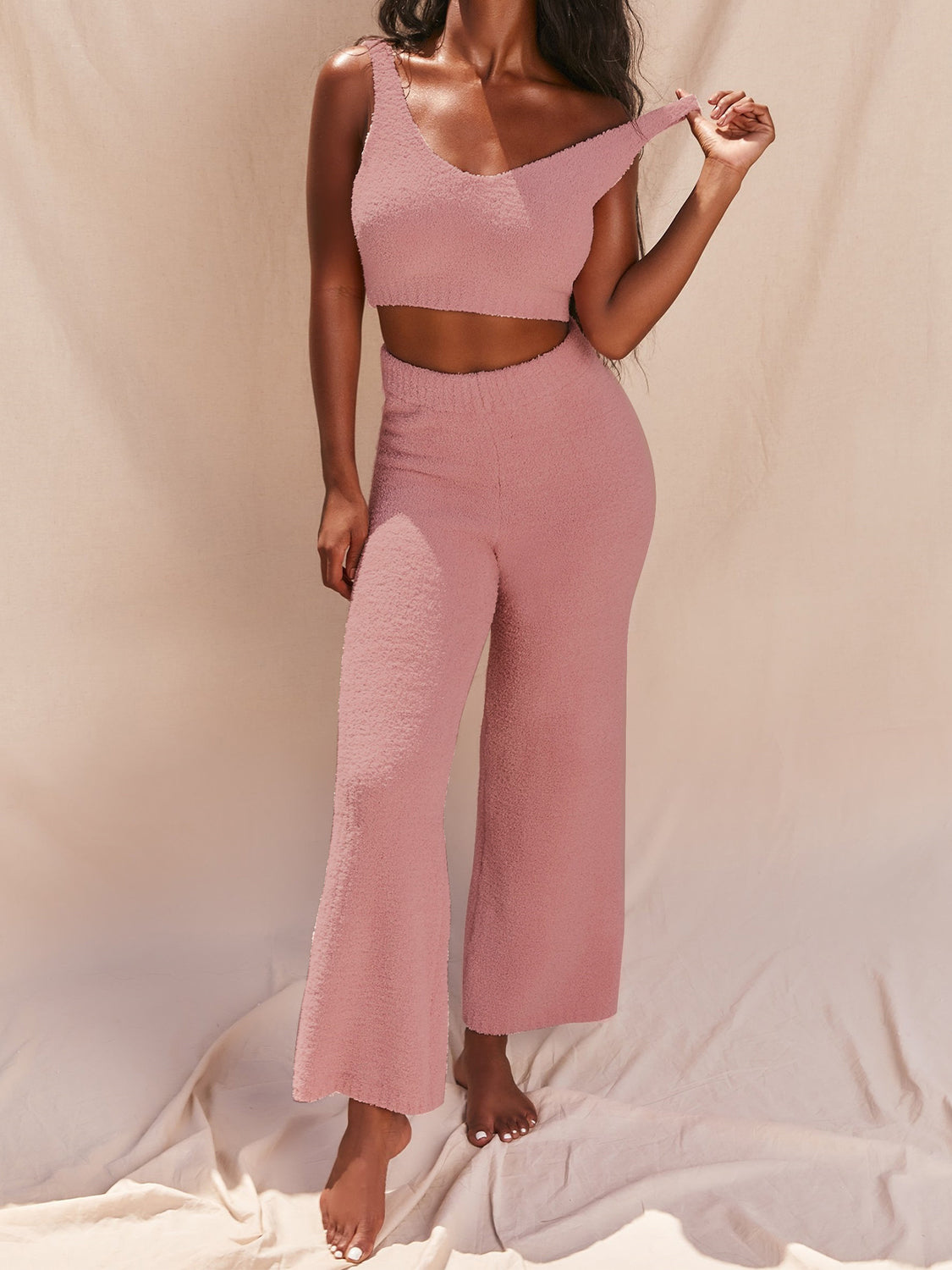 V=NECK TANK PANTS SET